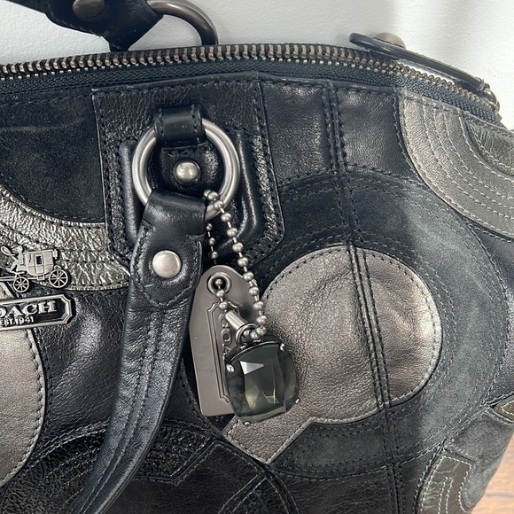 Stunning Coach tote - Picture 2 of 9